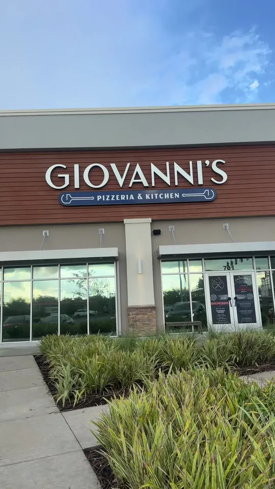Pizza at Giovanni's Pizzeria & Kitchen, Orlando