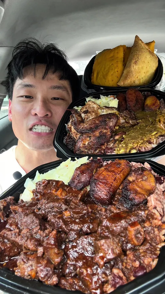 Video at Golden Krust Caribbean Restaurant, Orlando