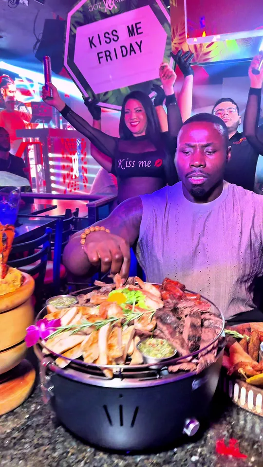 Video at Gozamba Restaurant & Lounge, Orlando