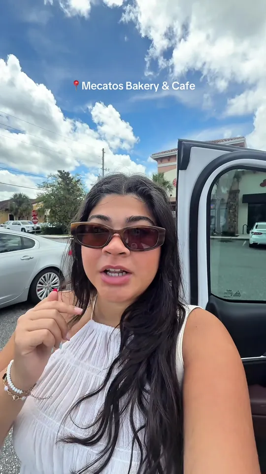 Video at Mecatos Bakery & Café, Orlando