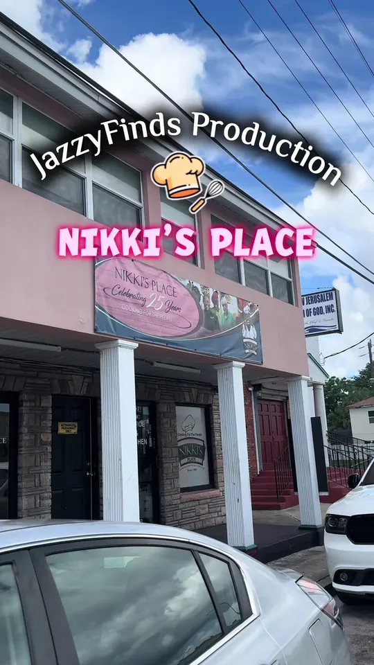 Video at Nikki's Place, Orlando
