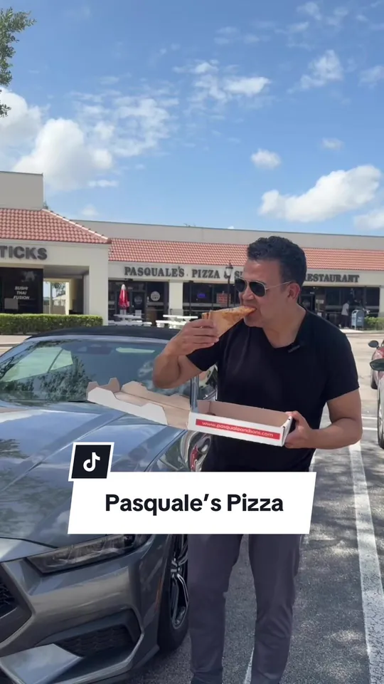Pizza at Pasquale's Pizzeria, Orlando