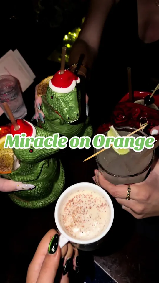 Cocktails at The Courtesy Bar, Orlando