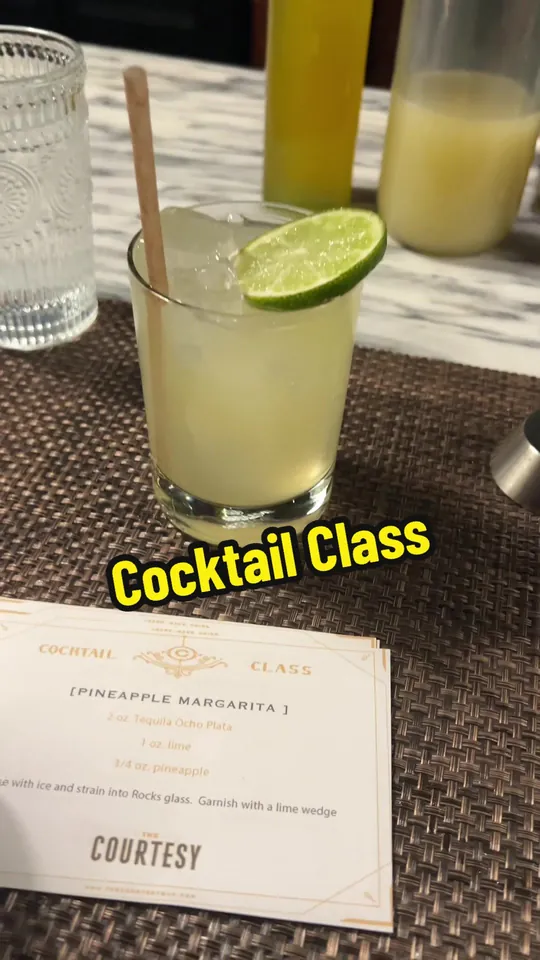 Cocktails at The Courtesy Bar, Orlando