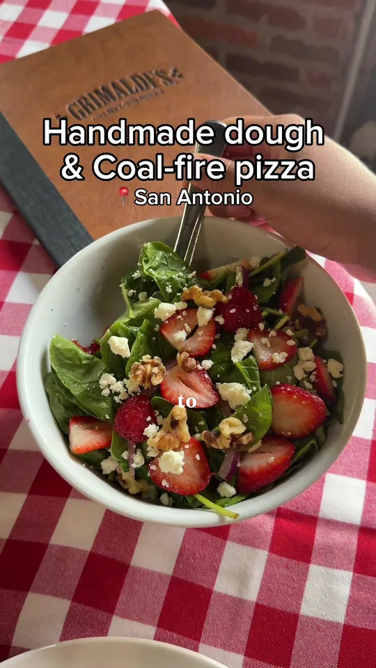 Pizza at Grimaldi's Pizzeria, Palm Beach Gardens