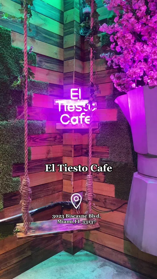 Video at El Tiesto Cafe Pines, Pembroke Pines