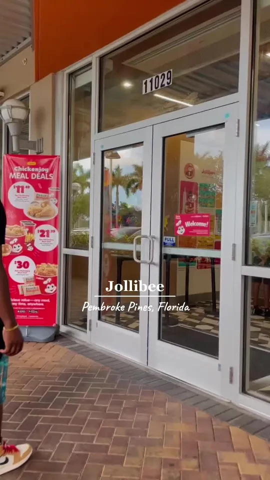 Video at Jollibee, Pembroke Pines
