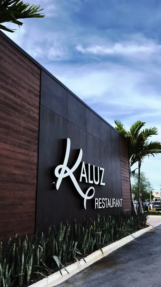 Video at Kaluz Pembroke Pines, Pembroke Pines