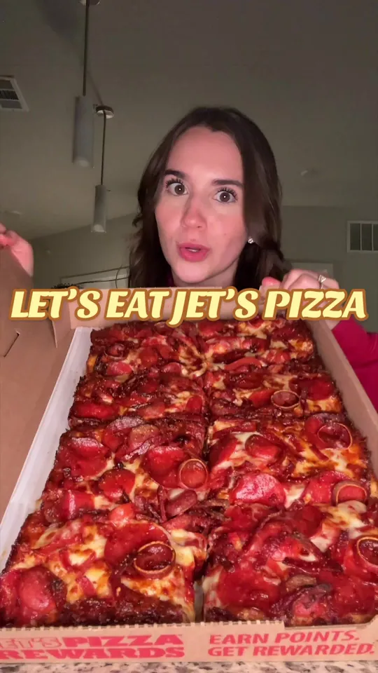 Pizza at Jet's Pizza, Pensacola