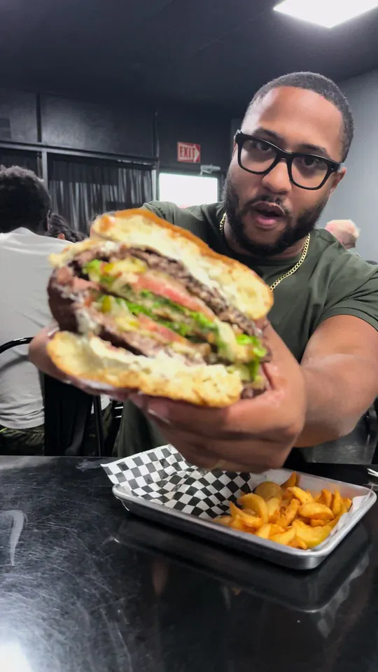 Burger at Mouthole, Sarasota – $6.50 on the menu