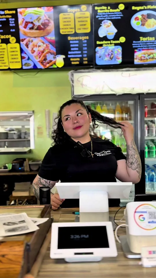 Video at Reyna's Taqueria, Sarasota