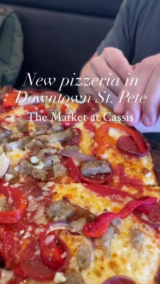Pizza at Cassis, St. Petersburg – $15.90 on the menu