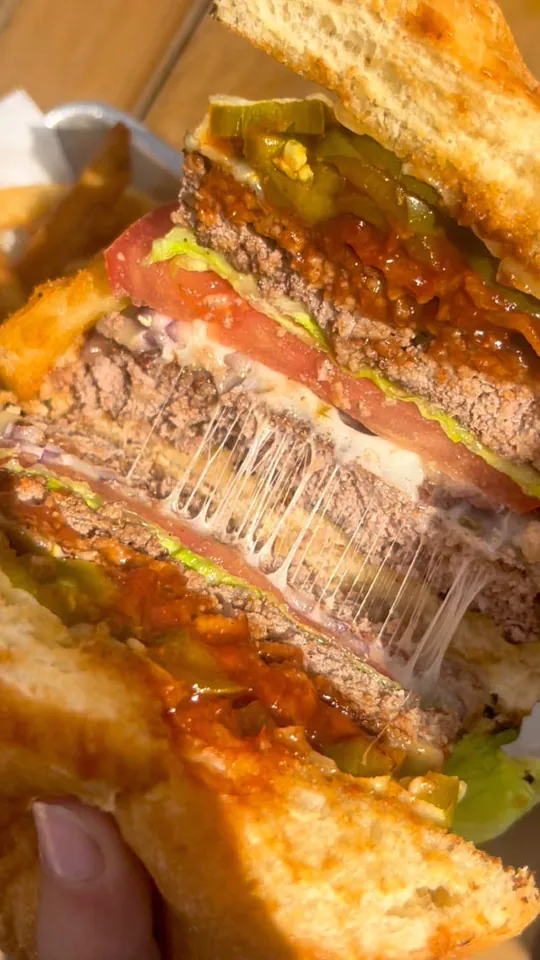 Burger at Dead Bobs, St. Petersburg
