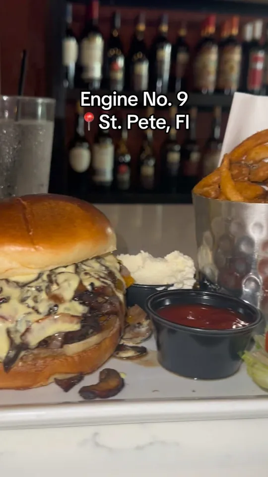Burger at Engine No. 9, St. Petersburg