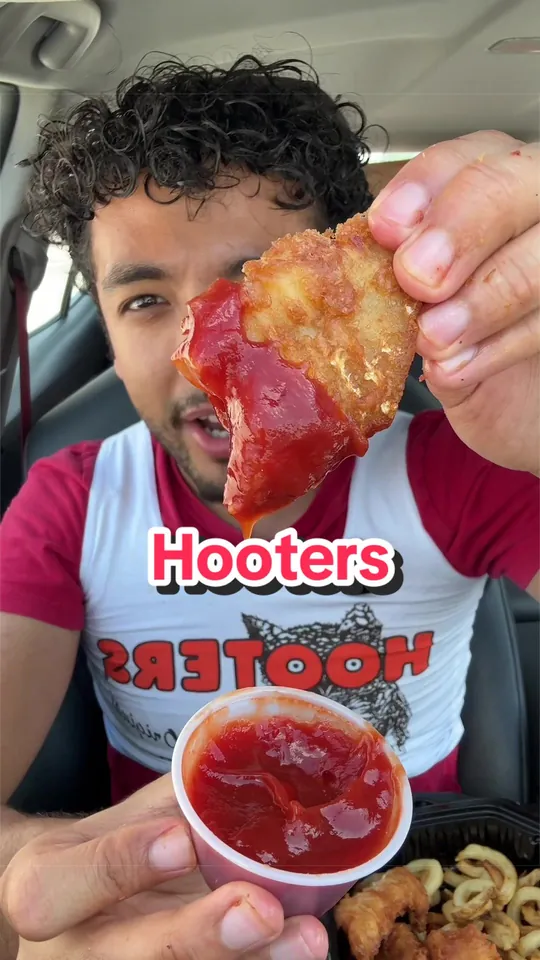 Video at Hooters, St. Petersburg