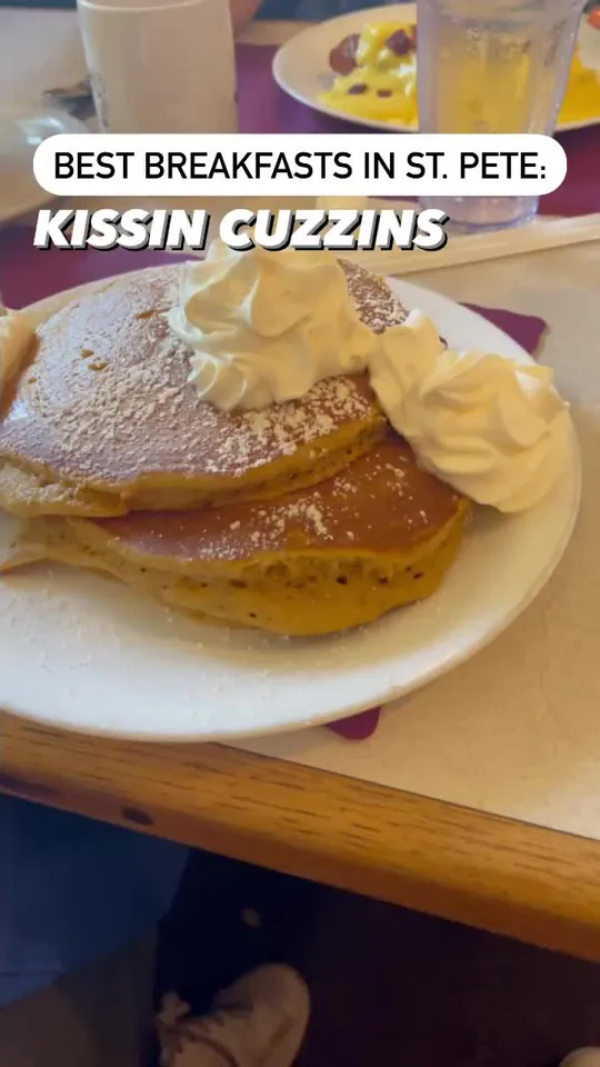 Video at Kissin' Cuzzins Restaurant, St. Petersburg