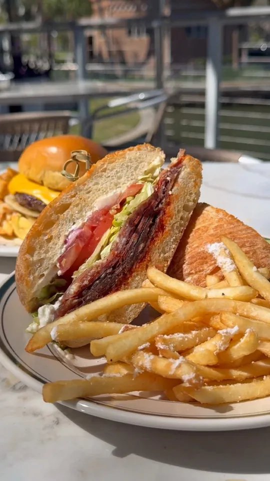 Burger at Perry's Porch, St. Petersburg