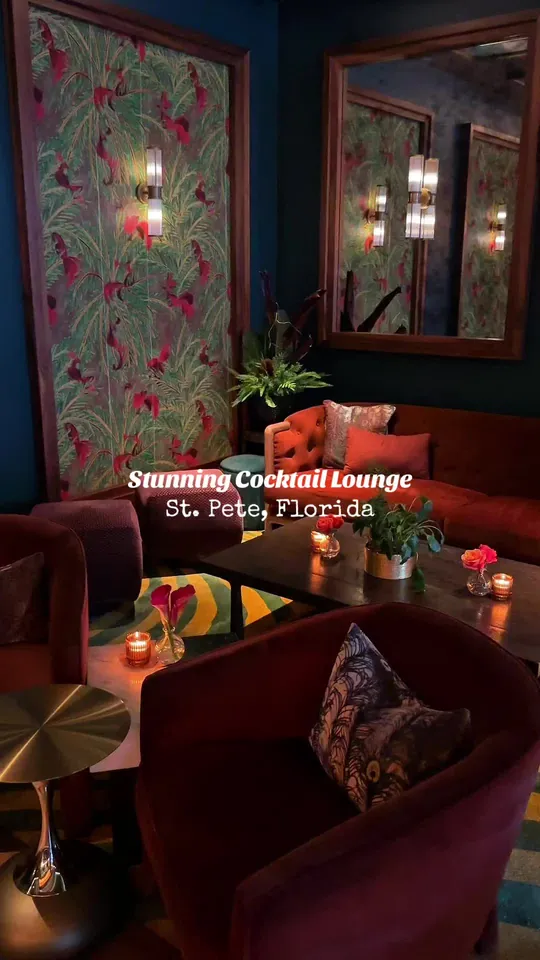 Cocktails at Pluma Lounge, St. Petersburg