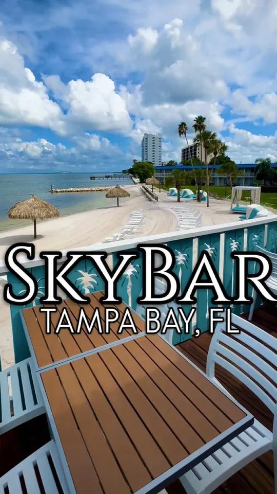 Cocktails at SkyBar + Grille, St. Petersburg