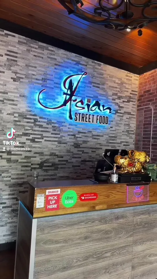Video at J's Asian Street Food, Tallahassee