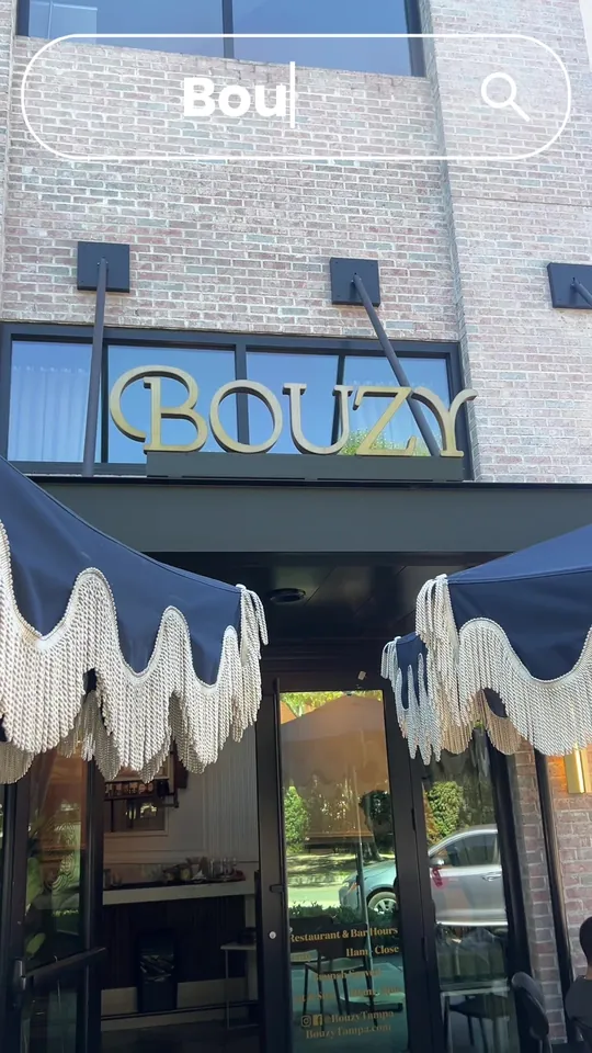 Lobster roll at Bouzy, Tampa
