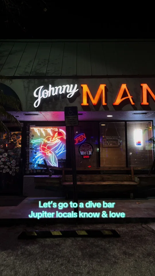 Video at Dive Bar, West Palm Beach