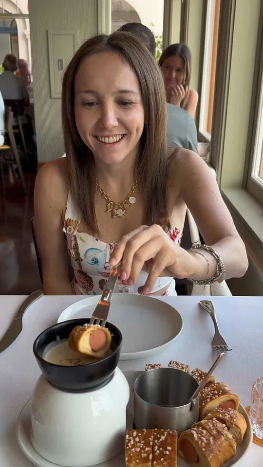 Video at Henry's Palm Beach, West Palm Beach
