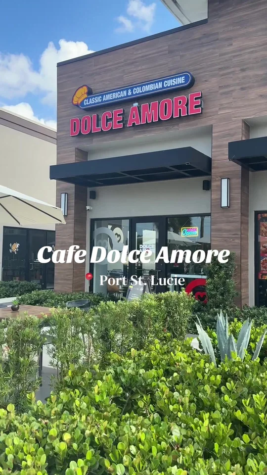 Video at Le Petit Cafe, West Palm Beach